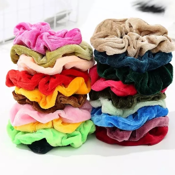 🔹️10 Velvet Random Colored Scrunchies - Picture 3 of 5